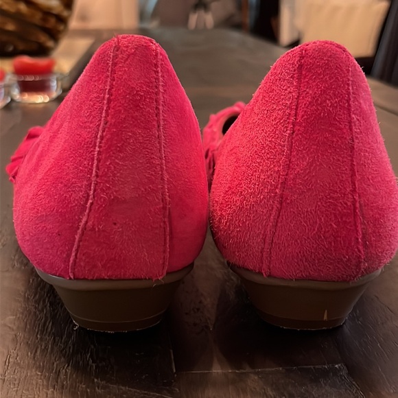 Woman’s pink felt shoe - Picture 3 of 4
